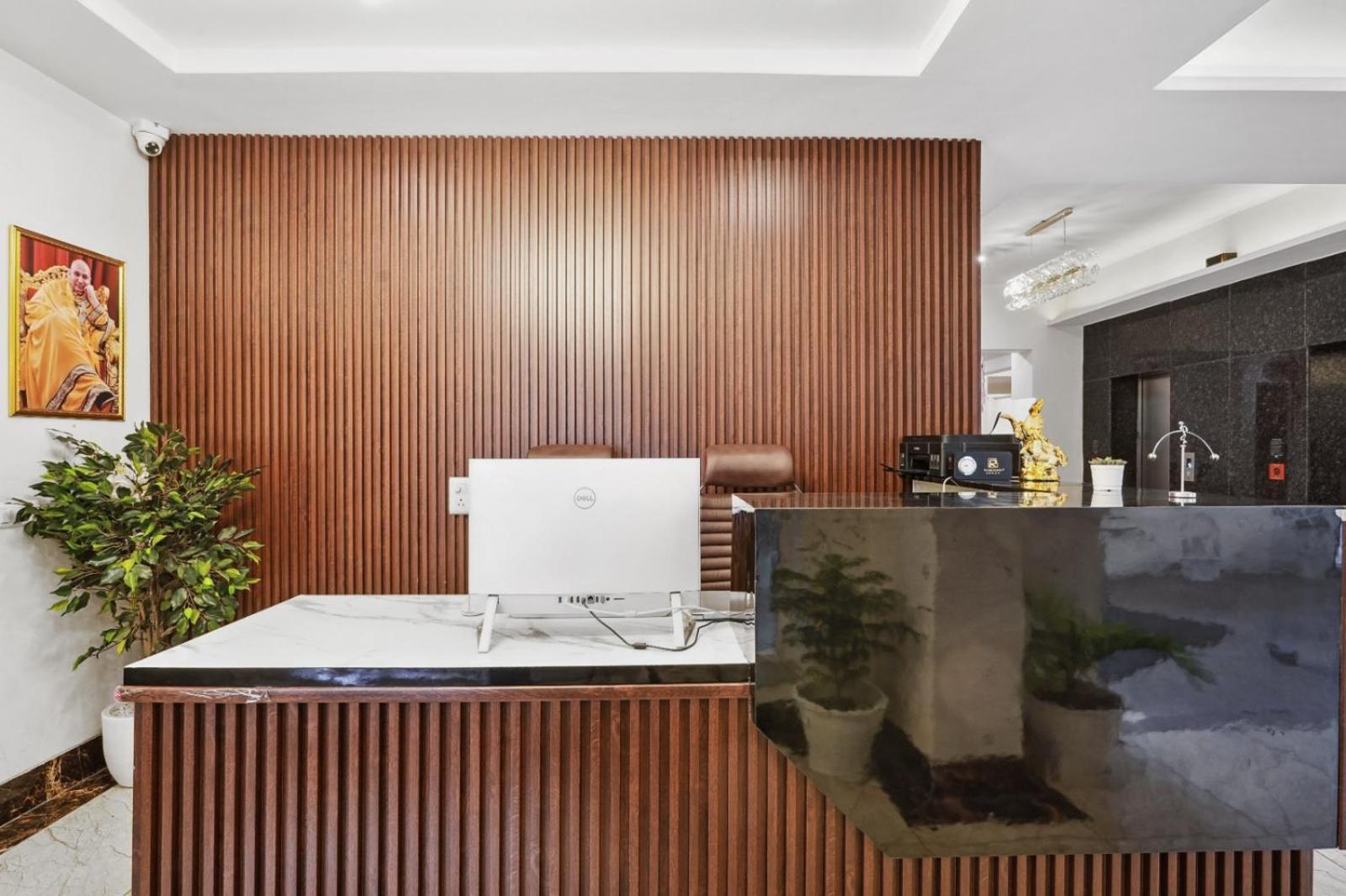 Amahi Inn Гургаон Экстерьер фото